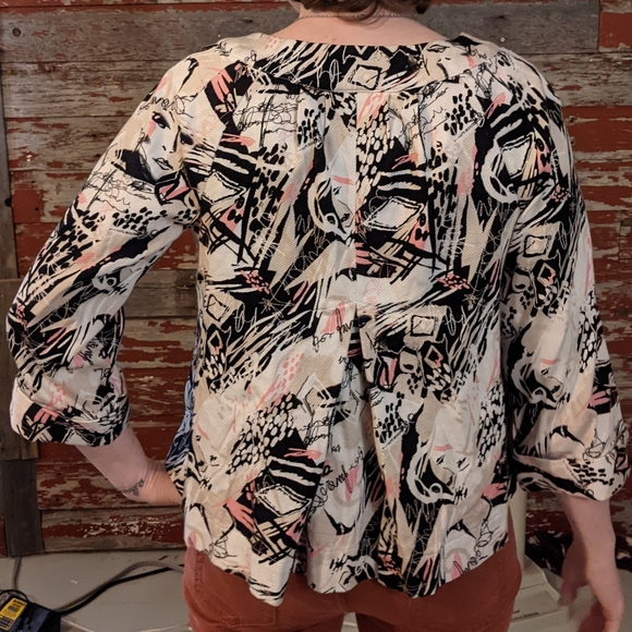 S white pink black graphic face art print 3/4 sleeve w cuffs back pleat 2 snaps - Picture 6 of 6
